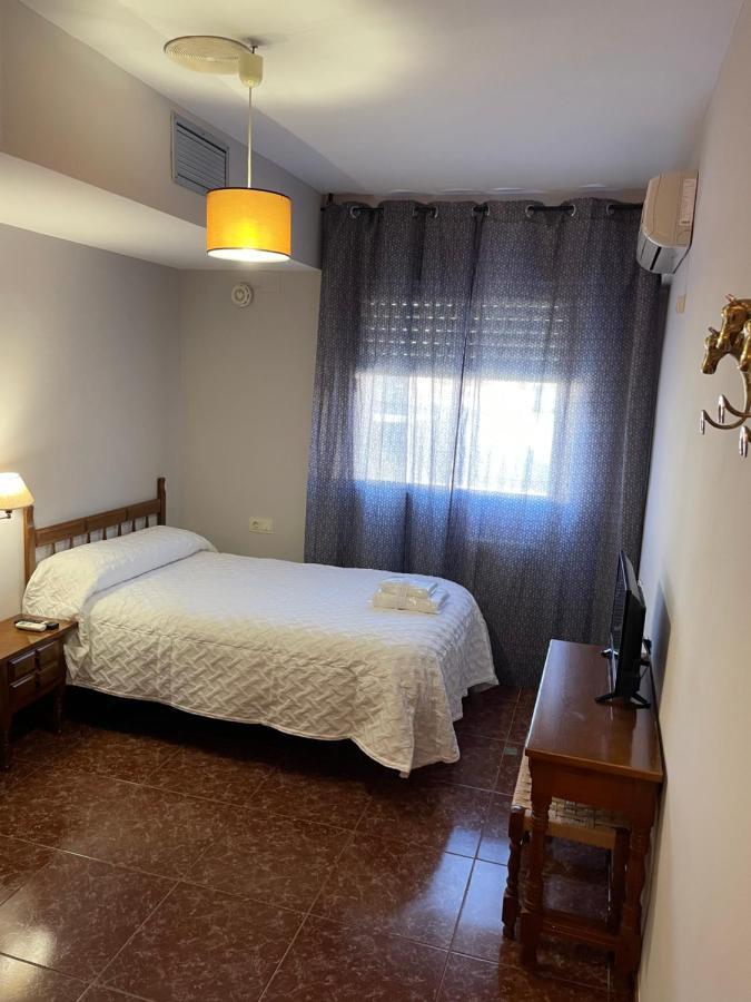 Hostal Parapanda Alomartes Extérieur photo